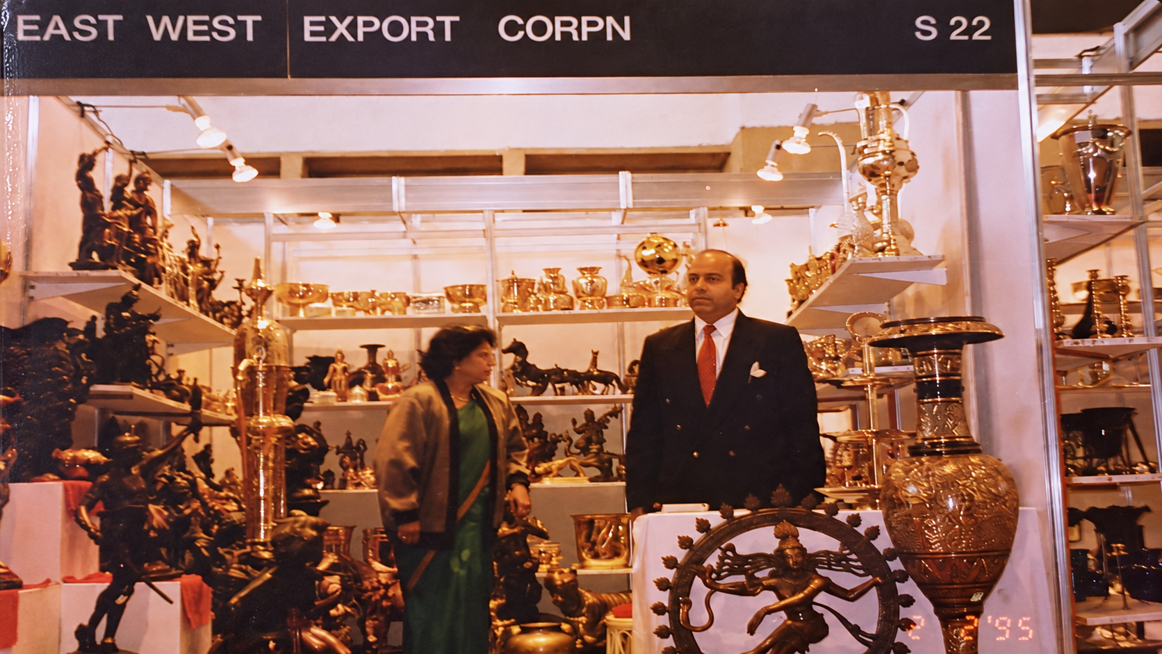 Kusum Gupta with the owner’s father at an East West Export Corporation exhibition stand
